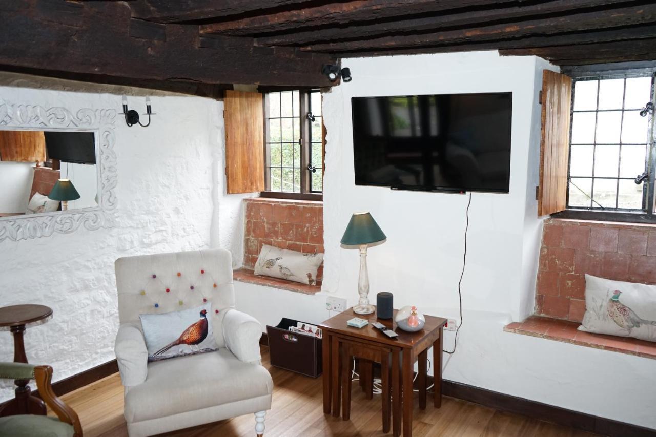Character 2 Double Bedroom Cottage In Shaftesbury Exterior foto